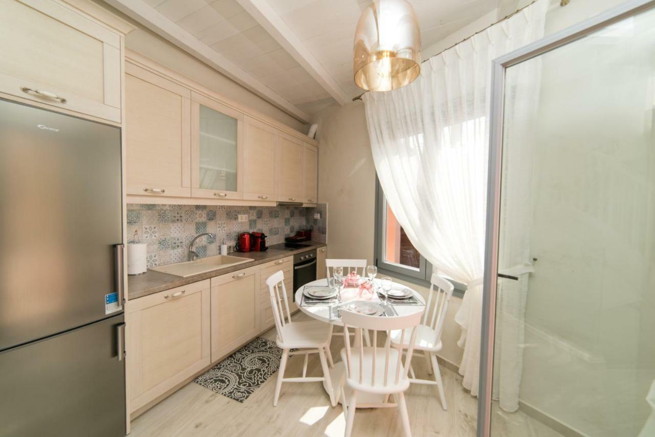 Jacuzzi Suite In The Heart Of Oldtown 레팀노 외부 사진