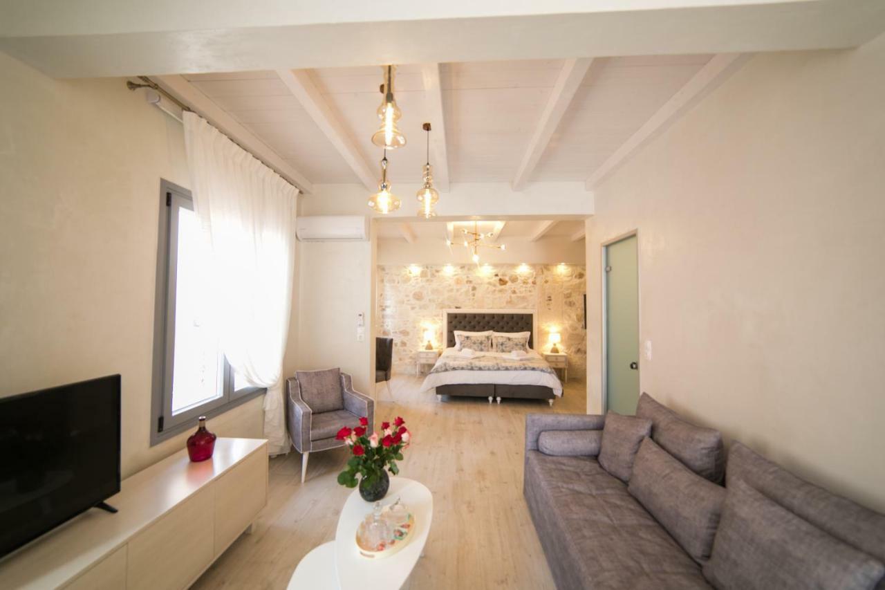 Jacuzzi Suite In The Heart Of Oldtown 레팀노 외부 사진