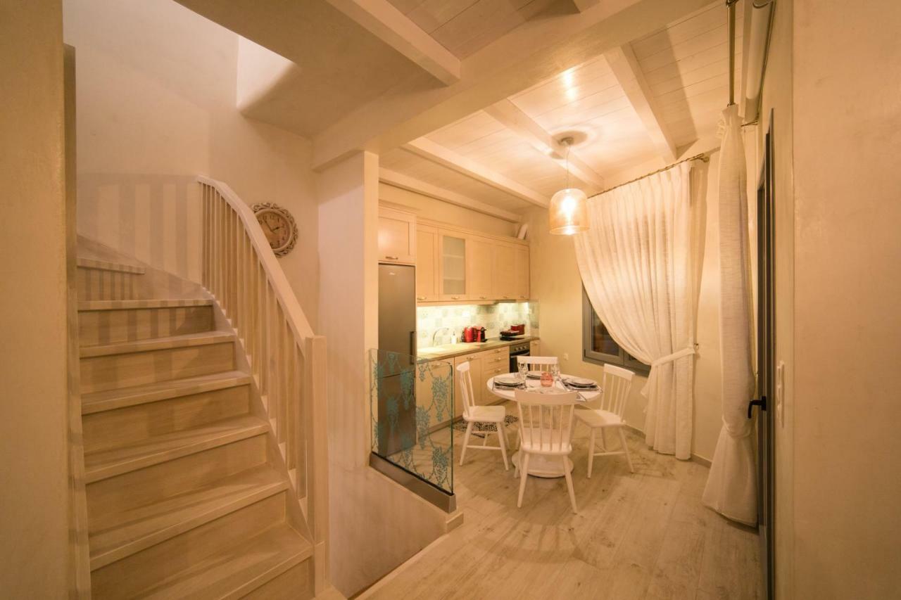 Jacuzzi Suite In The Heart Of Oldtown 레팀노 외부 사진