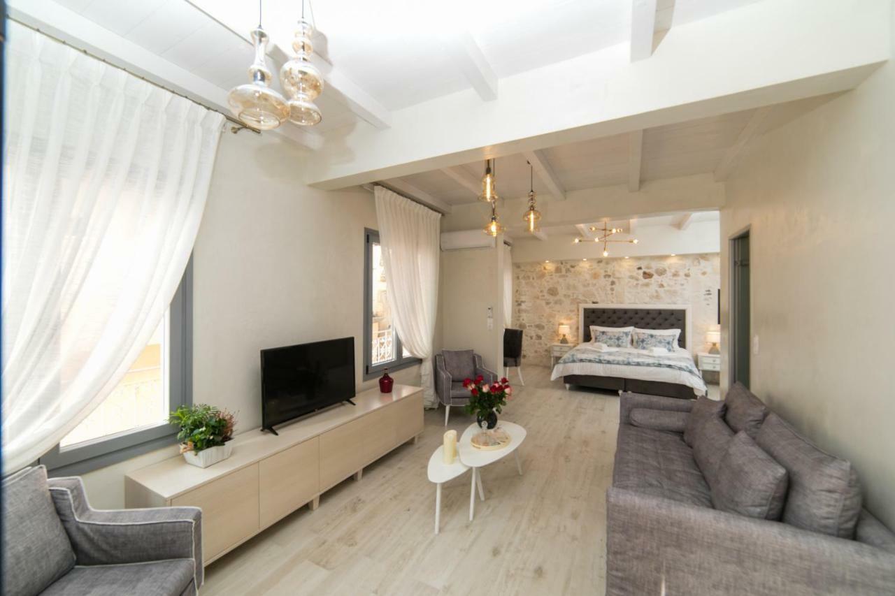 Jacuzzi Suite In The Heart Of Oldtown 레팀노 외부 사진